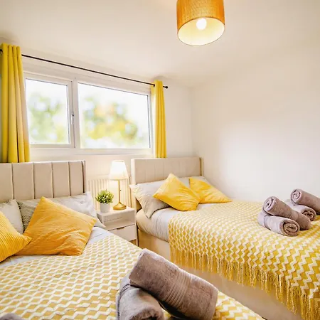 Holiday home Urban Retreat Oasis Free Parking 13ppl